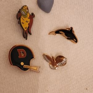 Lot of Small Brooches and Lapel Pins